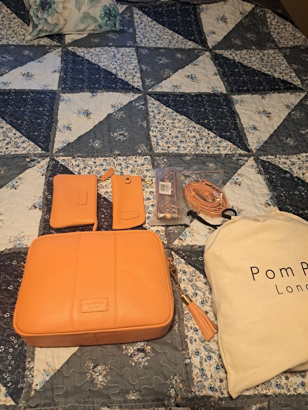 Pom Pom London City Plus Mango Tango With Accesseries